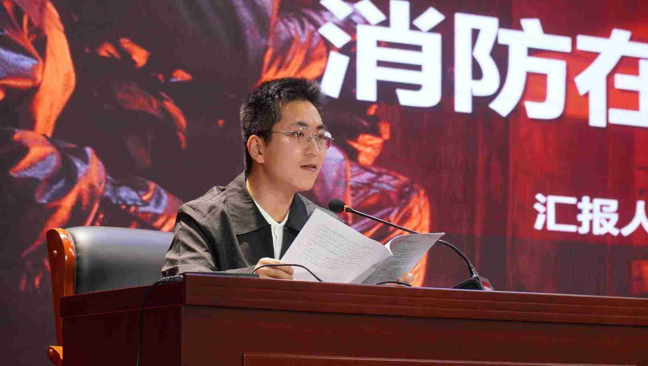 南阳工艺美术职业学院开展安全知识教育宣传和消防演练