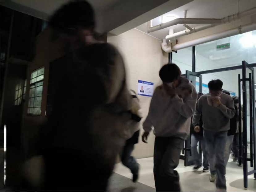 南阳工艺美术职业学院组织学生开展消防疏散演练