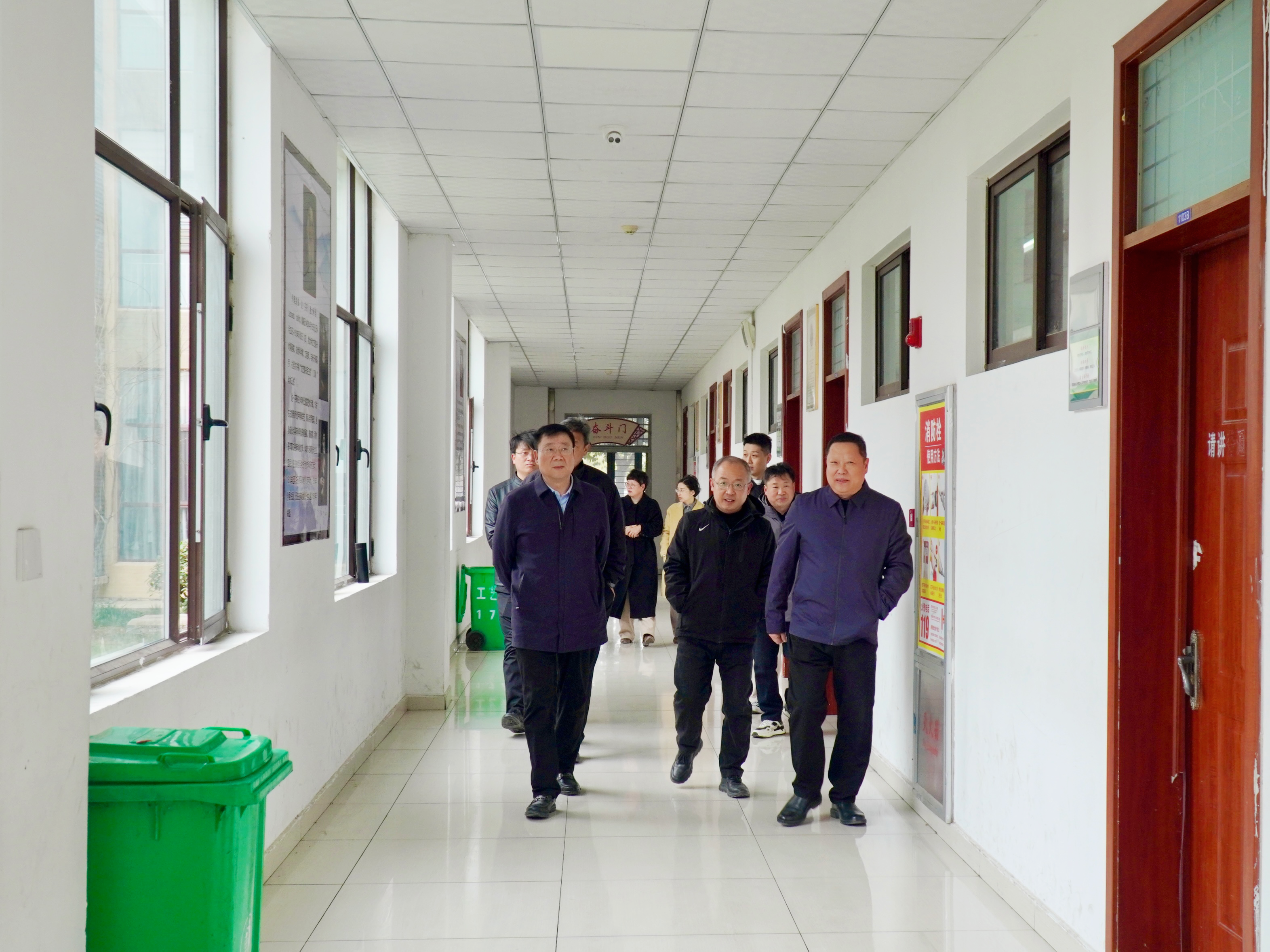 新学期 新展望——校长胡楠带队开展新学期校园巡视检查工作